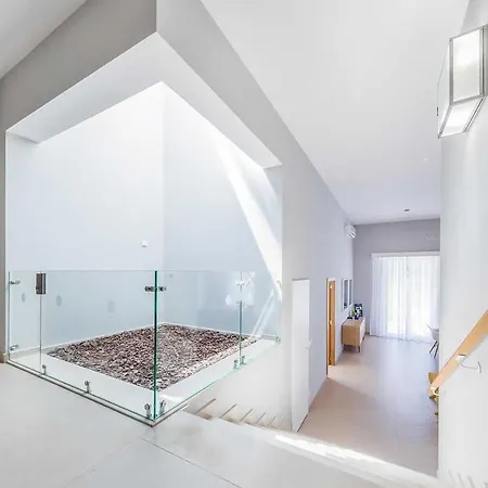 فيلة Vale Formoso Sleeps 8 Air Con Wifi *